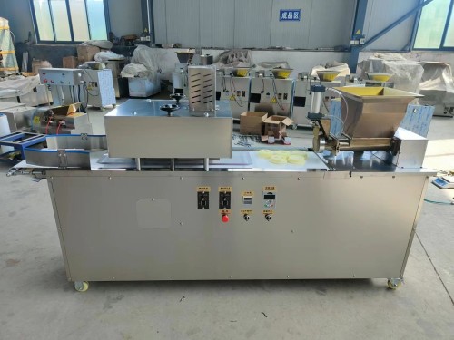 Cluster rolling machine